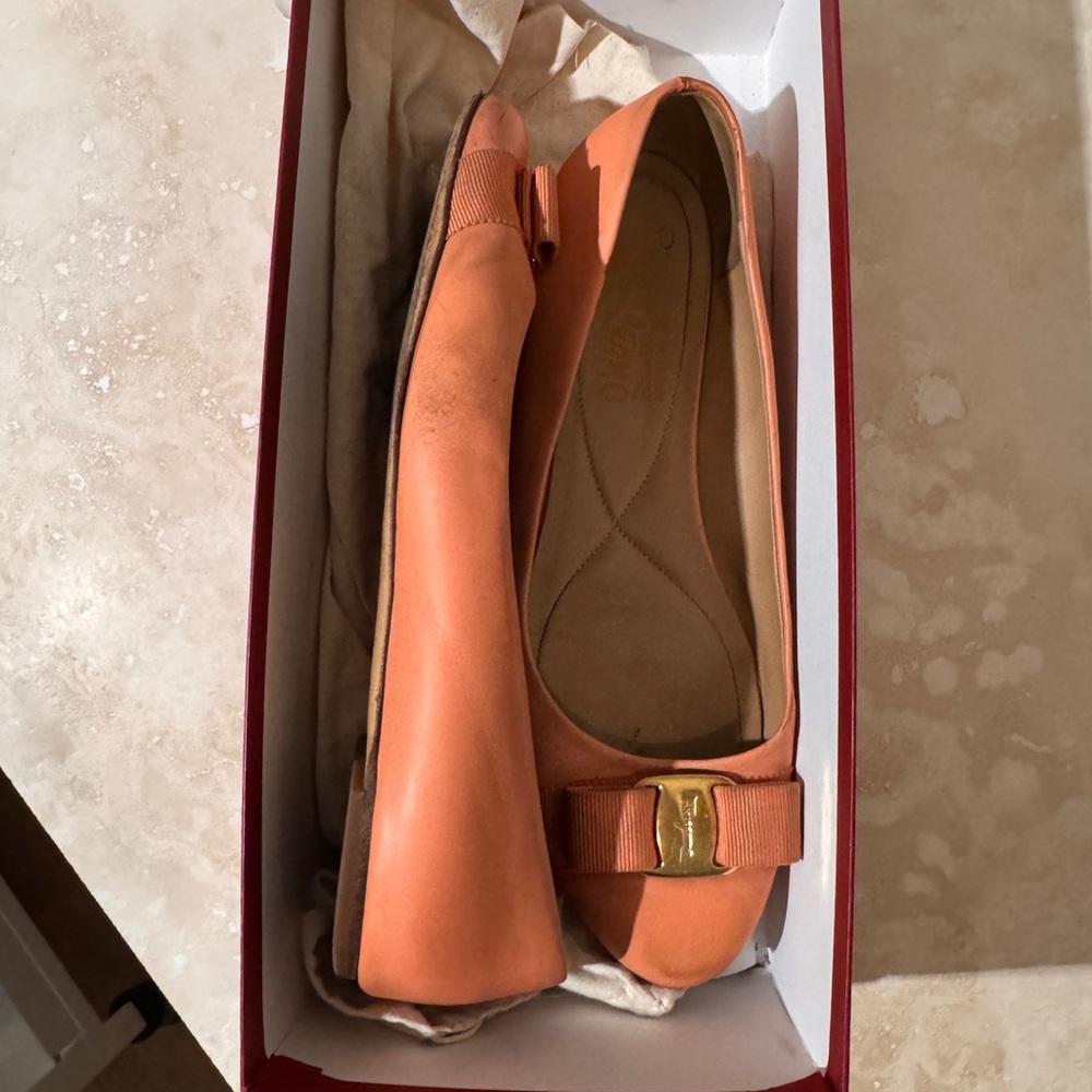 Well loved Ferragamo ballet flats